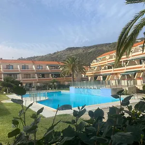 https://cascada-de-colores.in-canary-islands.com